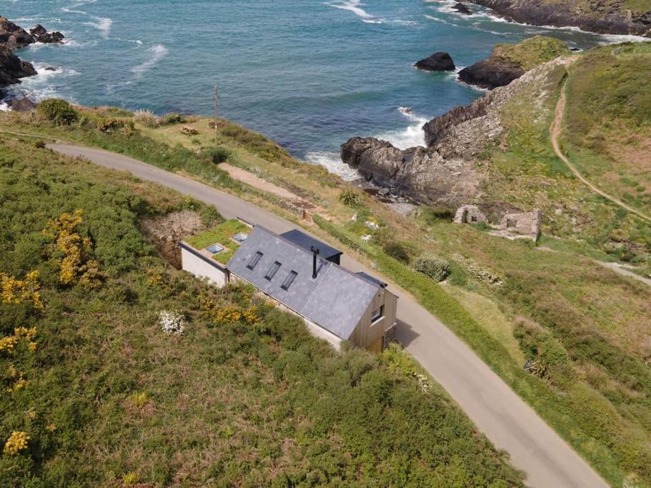 Cliff-Top Cottage On Coast Path W/Panoramic Views Trevine Экстерьер фото